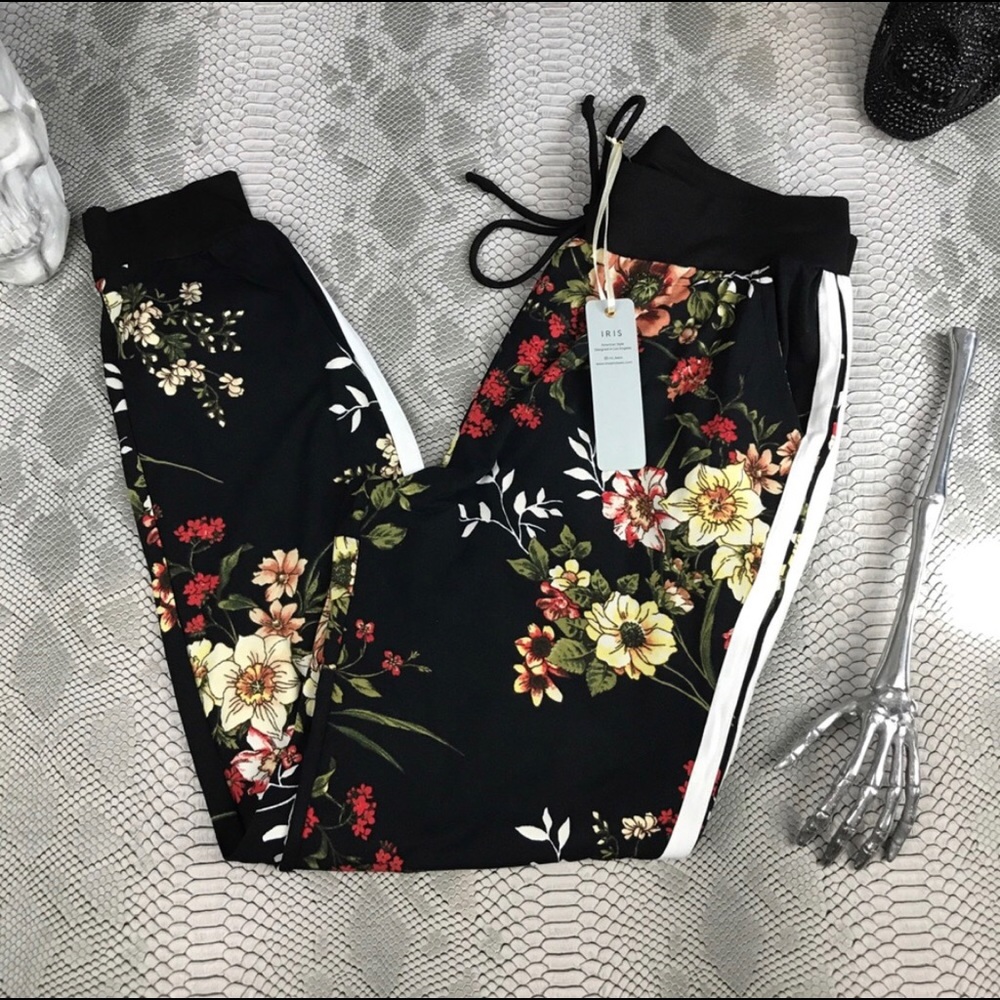 Iris black floral joggers